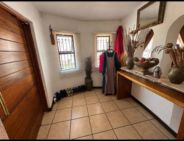 3 BEDROOM HOUSE FOR SALE IN SOPHIATOWN